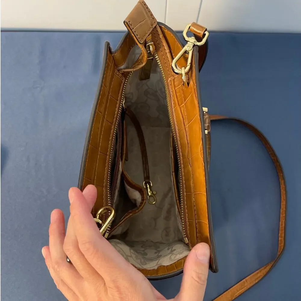 Michael Kors Colette Medium Messenger Sachet Bag Pre-owned‎ with Dust Bag - Picture 7 of 14